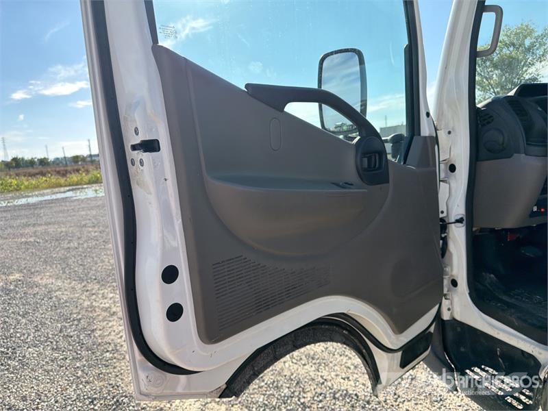 Nissan Multitel HX200 20 m on Nissan NT400 Bucket Truck Lastbilmonterede lifte