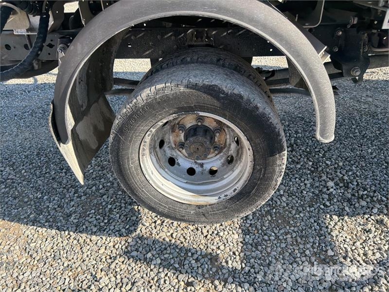 Nissan Multitel HX200 20 m on Nissan NT400 Bucket Truck Lastbilmonterede lifte
