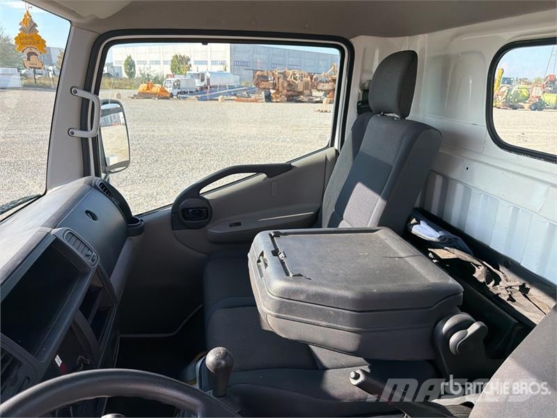 Nissan Multitel HX200 20 m on Nissan NT400 Bucket Truck Lastbilmonterede lifte