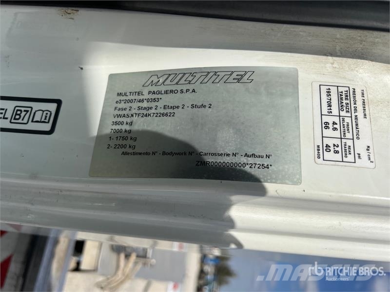 Nissan Multitel HX200 20 m on Nissan Cabstar 35.13 Bucket Teherautóra szerelt emelők és állványok