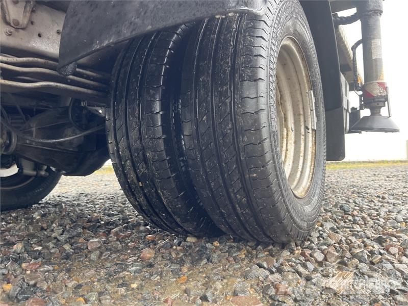 Nissan Multitel MT222 22.2 m on Nissan NT400 4x2 Bucket Plataformas aéreas montadas em caminhão