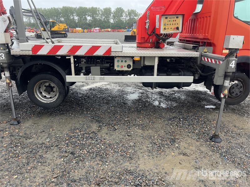Nissan Multitel MT222 22.2 m on Nissan NT400 4x2 Bucket Plataformas aéreas montadas em caminhão