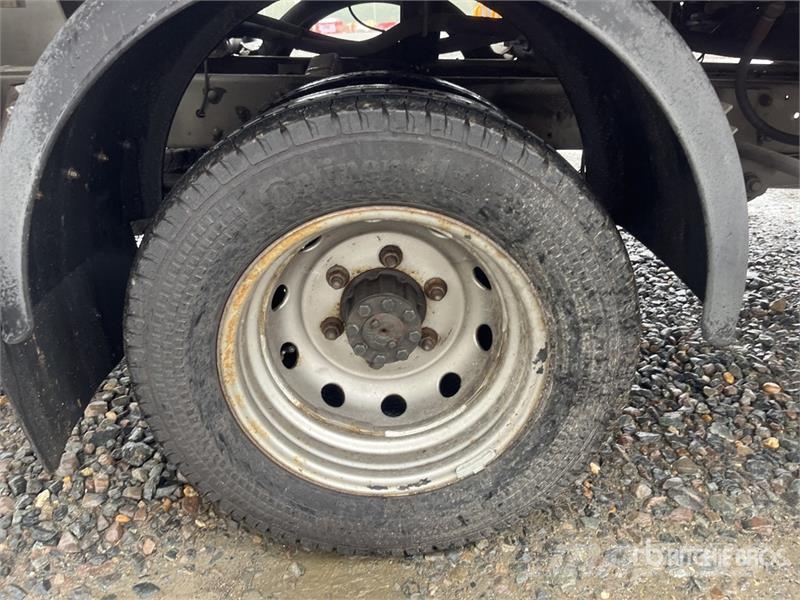 Nissan Multitel MT222 22.2 m on Nissan NT400 4x2 Bucket Plataformas aéreas montadas em caminhão