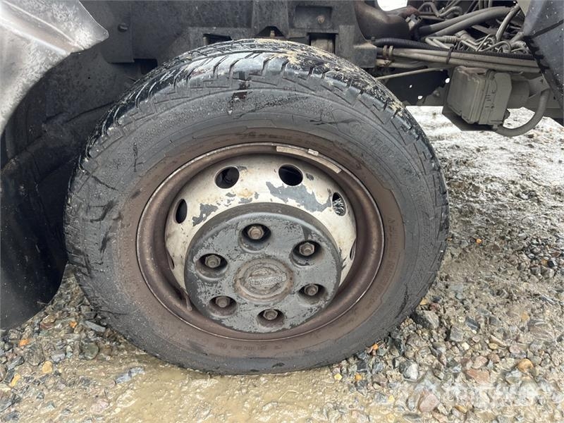 Nissan Multitel MT222 22.2 m on Nissan NT400 4x2 Bucket Plataformas aéreas montadas em caminhão