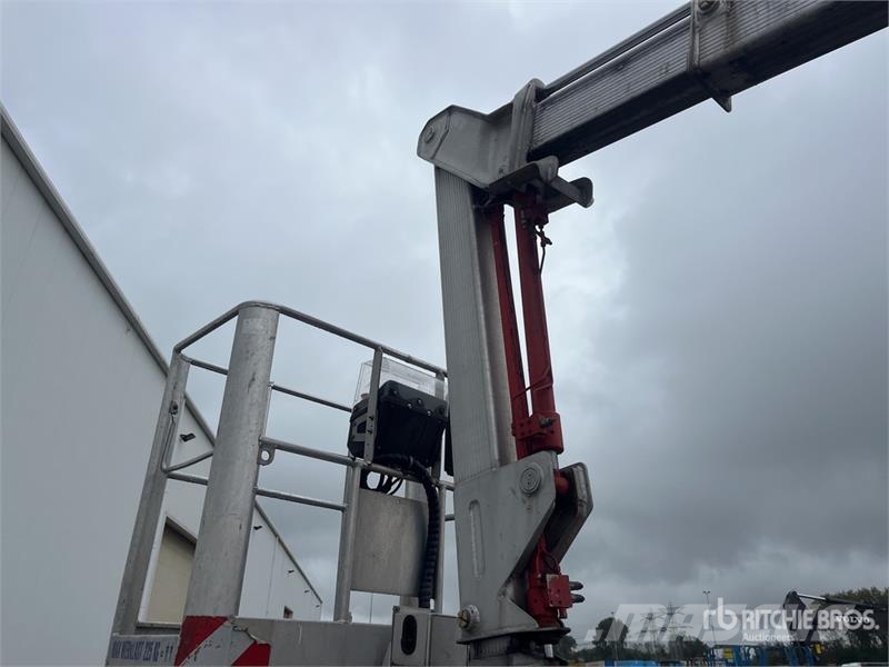 Nissan Multitel MT222 22.2 m on Nissan NT400 4x2 Bucket Plataformas aéreas montadas em caminhão