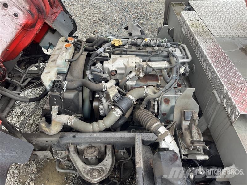 Nissan Multitel MT222 22.2 m on Nissan NT400 4x2 Bucket Plataformas aéreas montadas em caminhão