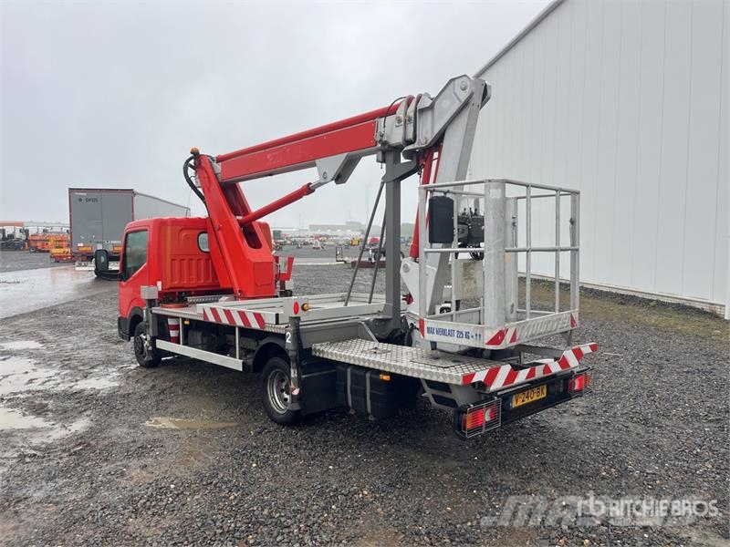 Nissan Multitel MT222 22.2 m on Nissan NT400 4x2 Bucket Plataformas aéreas montadas em caminhão