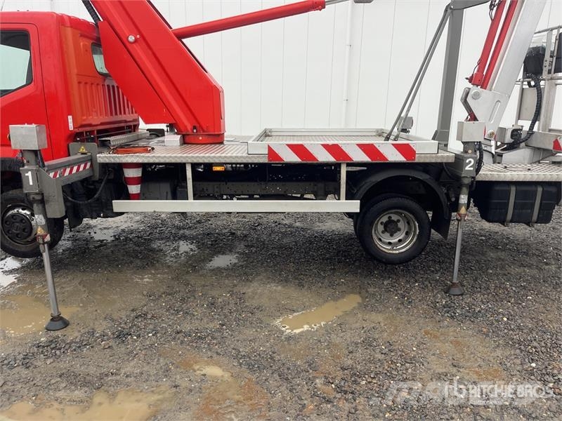 Nissan Multitel MT222 22.2 m on Nissan NT400 4x2 Bucket Plataformas aéreas montadas em caminhão