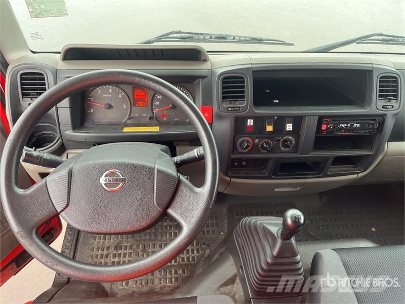 Nissan Multitel MT222 22.2 m on Nissan NT400 4x2 Bucket Plataformas aéreas montadas em caminhão