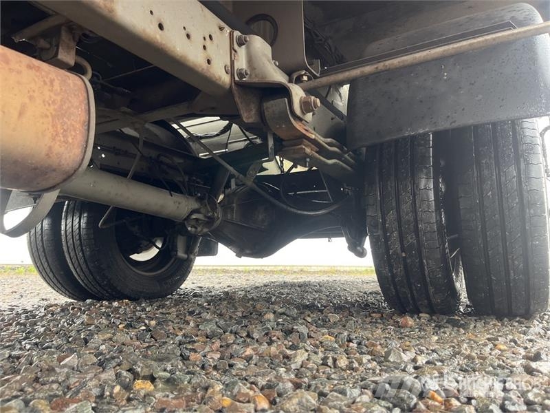 Nissan Multitel MT222 22.2 m on Nissan NT400 4x2 Bucket Plataformas aéreas montadas em caminhão