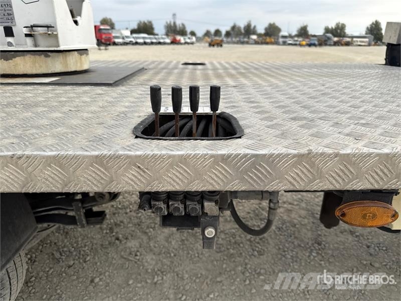 Nissan Multitel Pagliero MX 170 17 m on Nissan Cabstar 3 Lastbilmonterede lifte