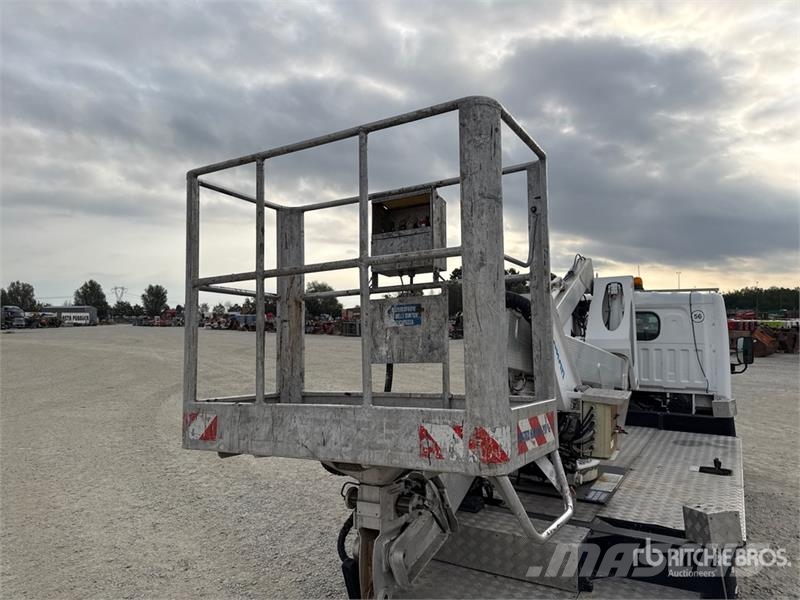 Nissan Multitel Pagliero MX 170 17 m on Nissan Cabstar 3 Lastbilmonterede lifte