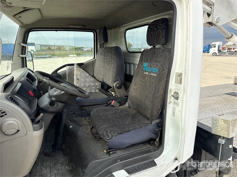 Nissan Multitel Pagliero MX 170 17 m on Nissan Cabstar 3 Lastbilmonterede lifte