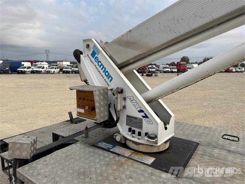 Nissan Multitel Pagliero MX 170 17 m on Nissan Cabstar 3 Lastbilmonterede lifte
