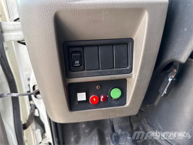 Nissan Multitel Pagliero MX 170 17 m on Nissan Cabstar 3 Lastbilmonterede lifte