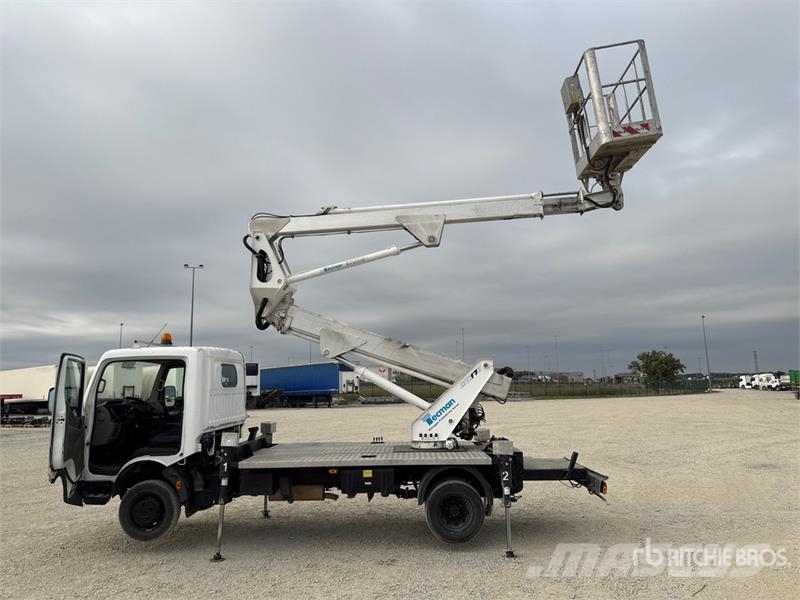 Nissan Multitel Pagliero MX 170 17 m on Nissan Cabstar 3 Lastbilmonterede lifte