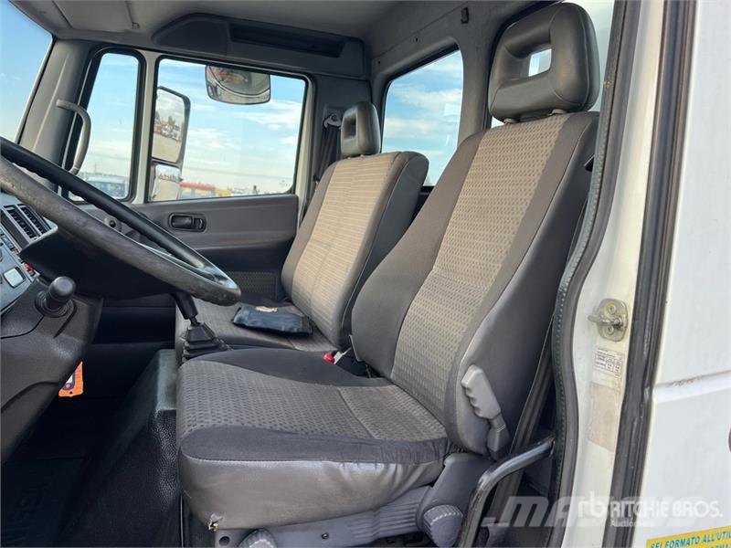 Nissan MX 270 EX 27 m on Nissan Atleon 56.15 Comfort 4x2 Lastbilmonterede lifte