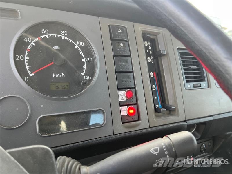 Nissan MX 270 EX 27 m on Nissan Atleon 56.15 Comfort 4x2 Lastbilmonterede lifte