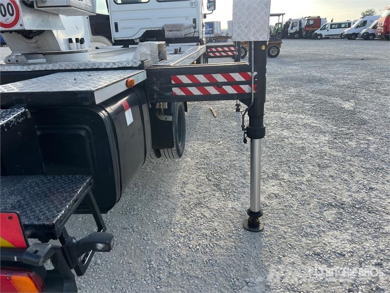 Nissan MX 270 EX 27 m on Nissan Atleon 56.15 Comfort 4x2 Lastbilmonterede lifte