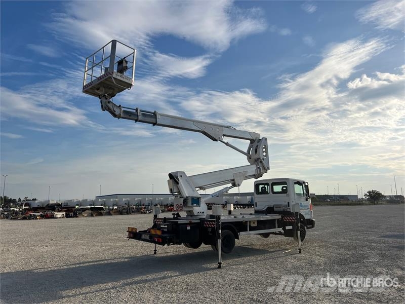 Nissan MX 270 EX 27 m on Nissan Atleon 56.15 Comfort 4x2 Lastbilmonterede lifte