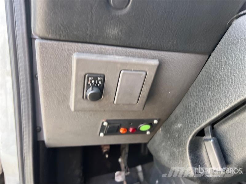 Nissan MX 270 EX 27 m on Nissan Atleon 56.15 Comfort 4x2 Lastbilmonterede lifte