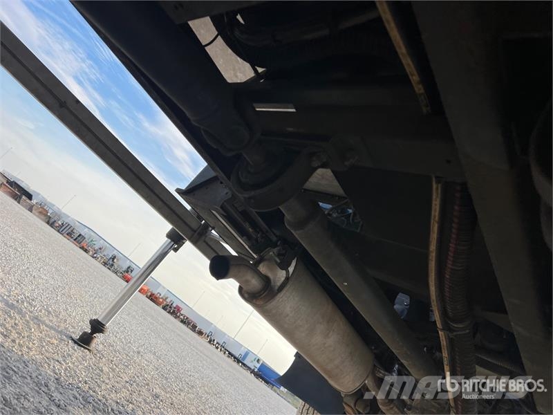 Nissan MX 270 EX 27 m on Nissan Atleon 56.15 Comfort 4x2 Lastbilmonterede lifte