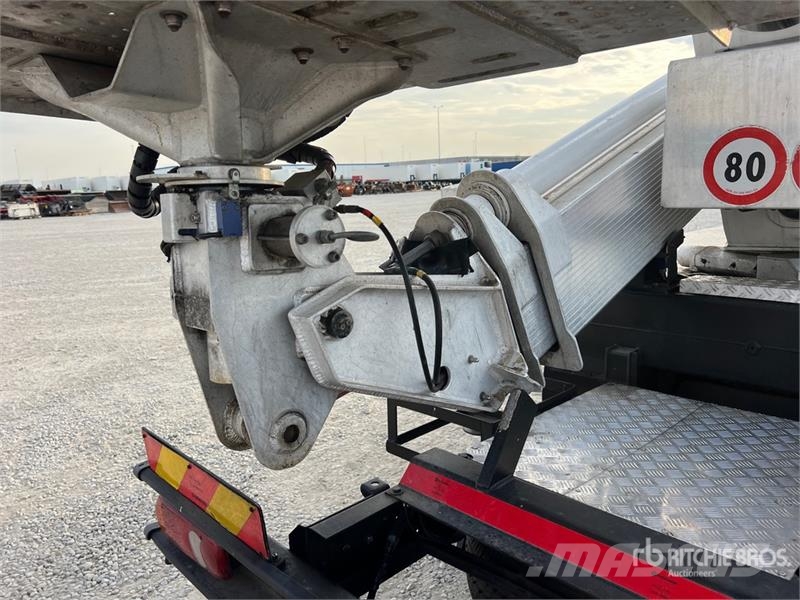 Nissan MX 270 EX 27 m on Nissan Atleon 56.15 Comfort 4x2 Lastbilmonterede lifte