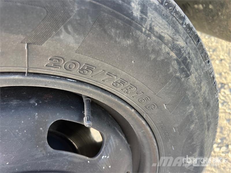 Nissan MX 270 EX 27 m on Nissan Atleon 56.15 Comfort 4x2 Lastbilmonterede lifte