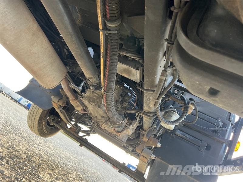 Nissan MX 270 EX 27 m on Nissan Atleon 56.15 Comfort 4x2 Lastbilmonterede lifte
