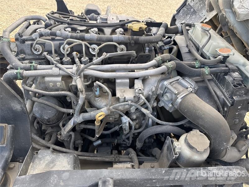 Nissan NT 400 Cabstar 35.14 4x2 Camion Benne Dump Truck Autobasculanta