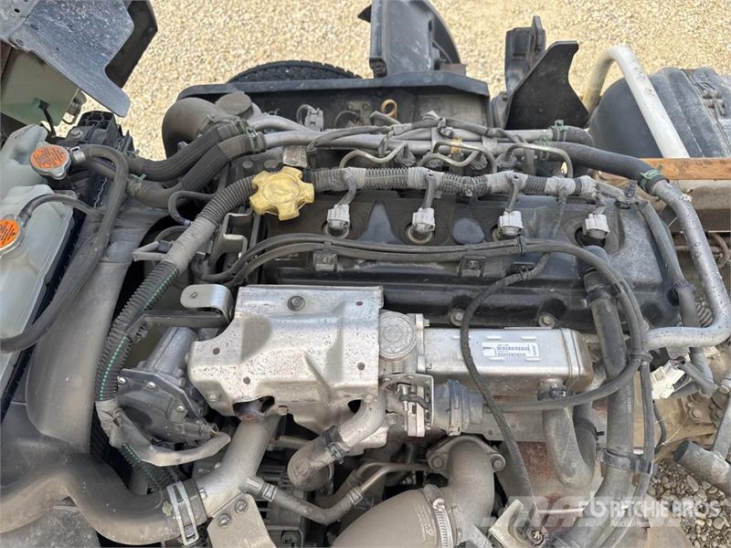 Nissan NT 400 Cabstar 35.14 4x2 Camion Benne Dump Truck Autobasculanta