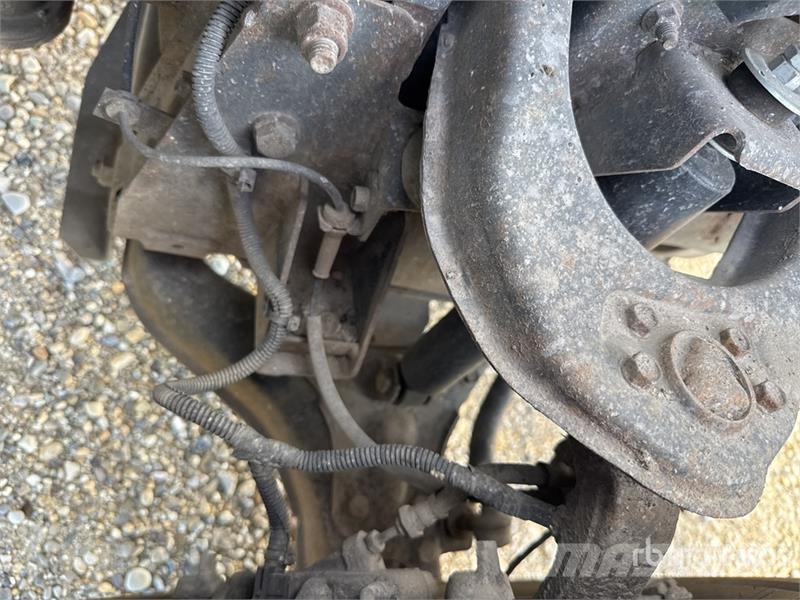 Nissan NT 400 Cabstar 35.14 4x2 Camion Benne Dump Truck Autobasculanta