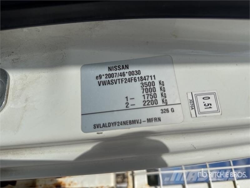 Nissan NT 400 Cabstar 35.14 4x2 Camion Benne Dump Truck Autobasculanta