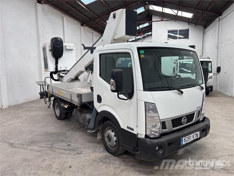 Nissan NT400 4x2 Bucket Truck المنصات الهوائية المثبتة على شاحنة