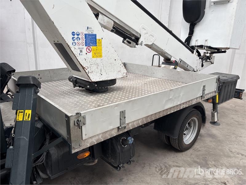 Nissan NT400 4x2 Bucket Truck المنصات الهوائية المثبتة على شاحنة