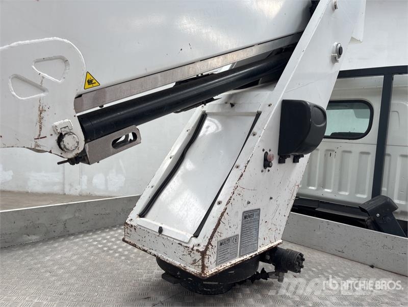 Nissan NT400 4x2 Bucket Truck المنصات الهوائية المثبتة على شاحنة
