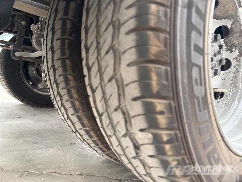 Nissan NT400 4x2 Bucket Truck المنصات الهوائية المثبتة على شاحنة