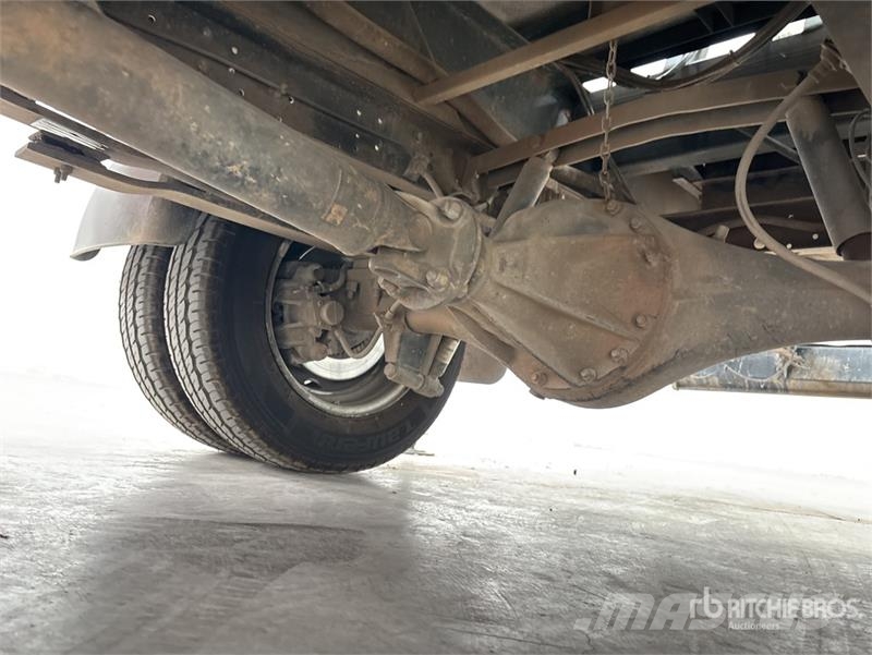 Nissan NT400 4x2 Bucket Truck المنصات الهوائية المثبتة على شاحنة