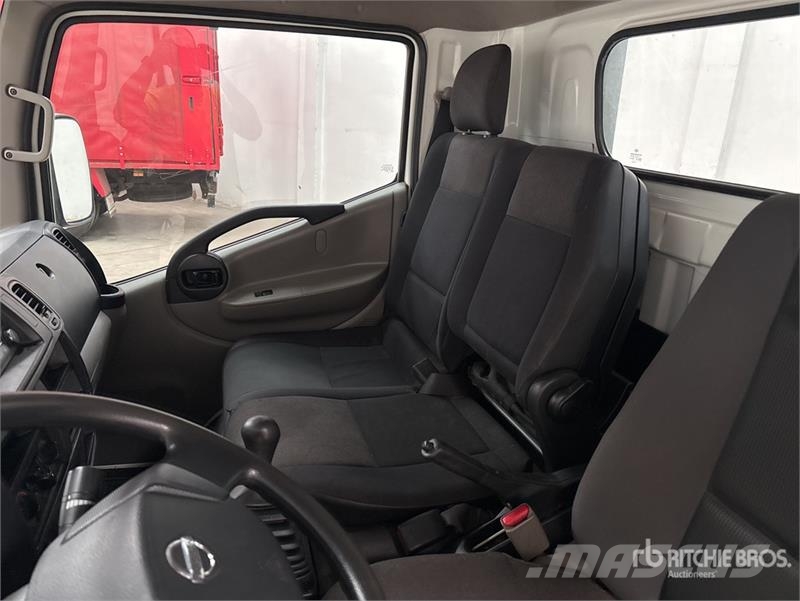 Nissan NT400 4x2 Bucket Truck المنصات الهوائية المثبتة على شاحنة