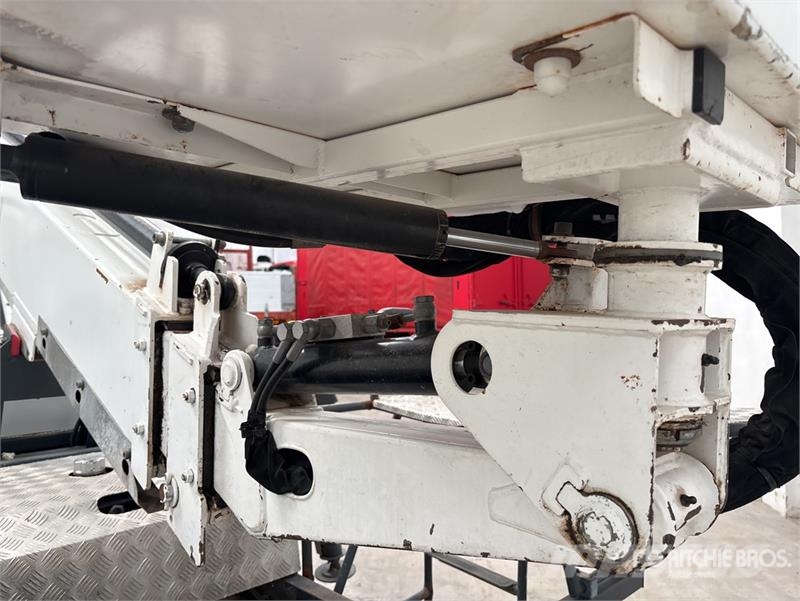 Nissan NT400 4x2 Bucket Truck المنصات الهوائية المثبتة على شاحنة