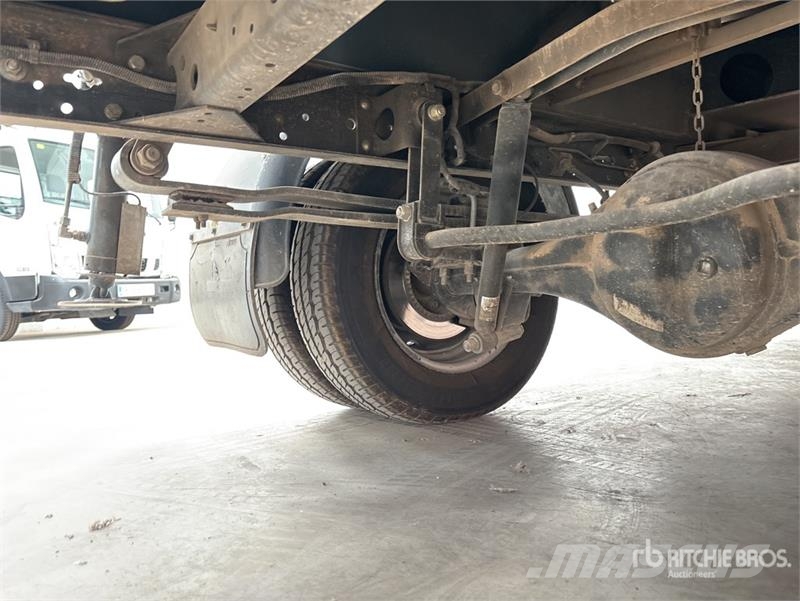 Nissan NT400 Bucket Truck Plataformas sobre camión