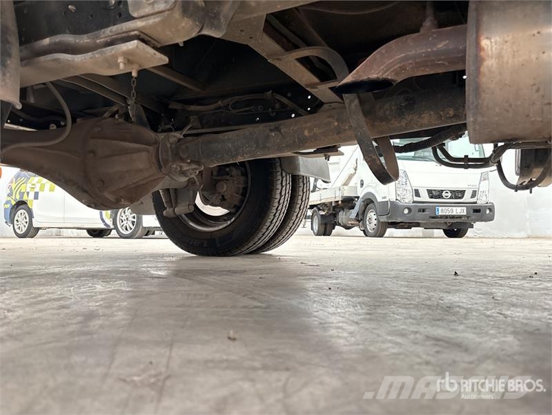 Nissan NT400 Bucket Truck Plataformas sobre camión