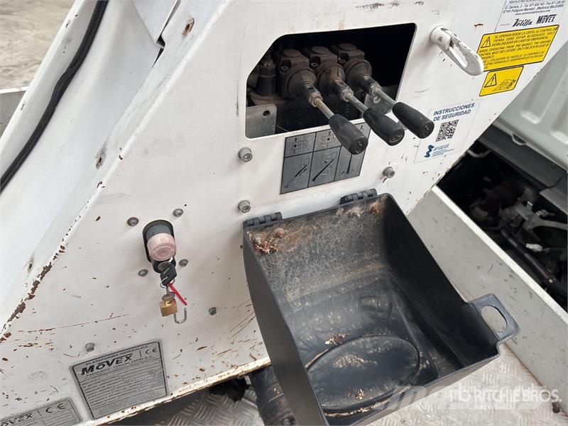Nissan NT400 Bucket Truck Plataformas sobre camión
