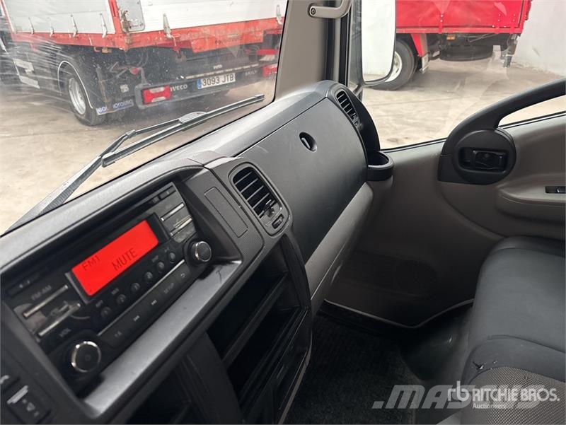 Nissan NT400 Bucket Truck Plataformas sobre camión
