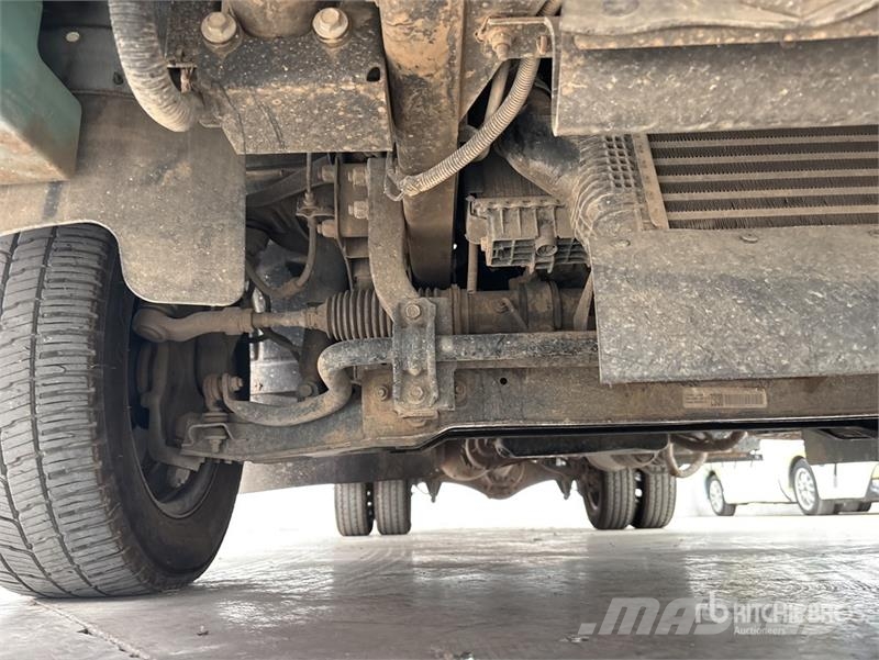Nissan NT400 Bucket Truck Plataformas sobre camión
