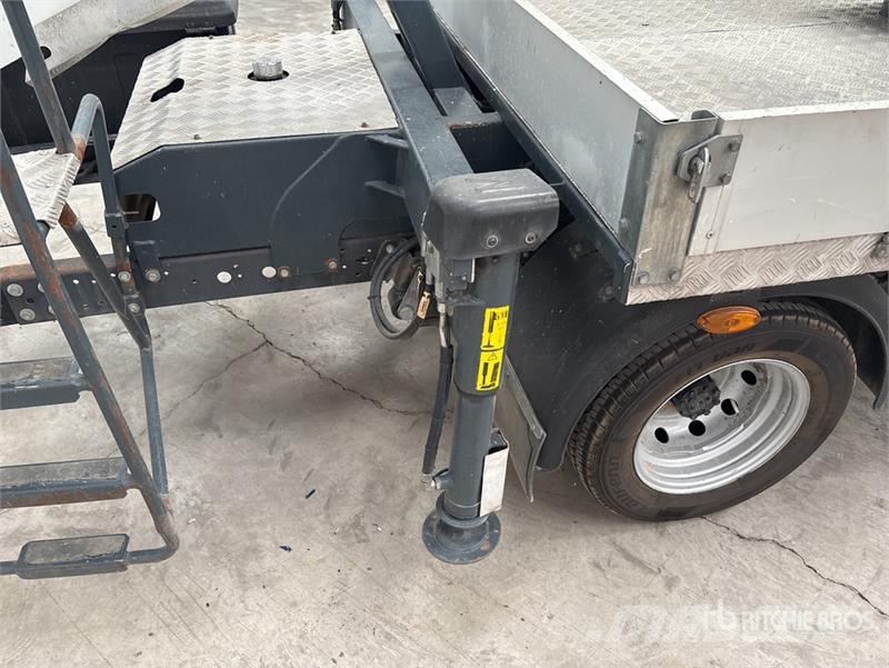 Nissan NT400 Bucket Truck Plataformas sobre camión