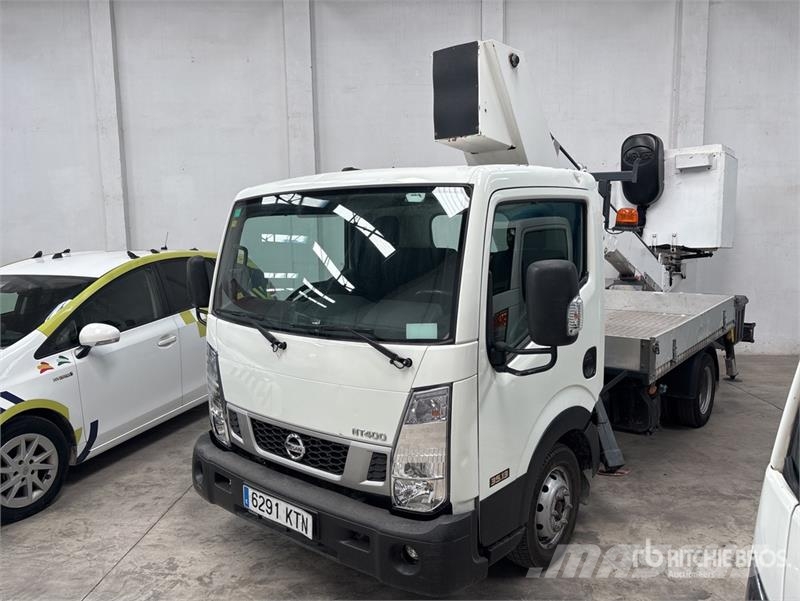 Nissan NT400 Bucket Truck Plataformas sobre camión