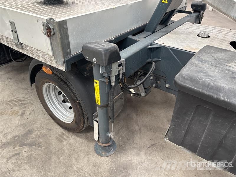 Nissan NT400 Bucket Truck Plataformas sobre camión