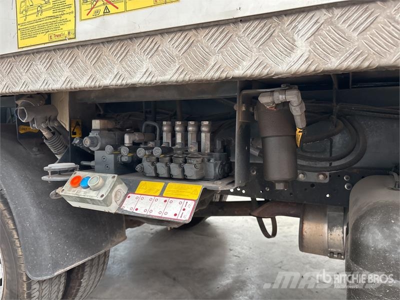 Nissan NT400 Bucket Truck Plataformas sobre camión