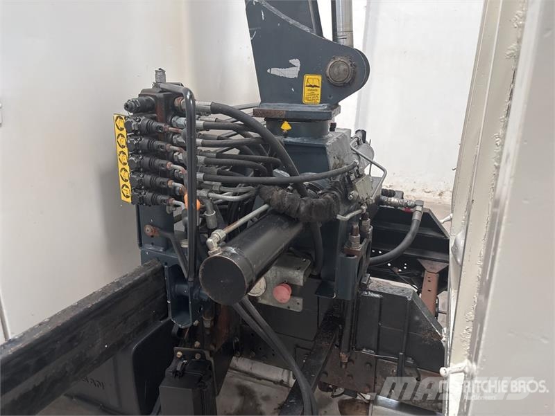 Nissan NT400 Cabstar 4x2 Bucket Truck Plataformas sobre camión